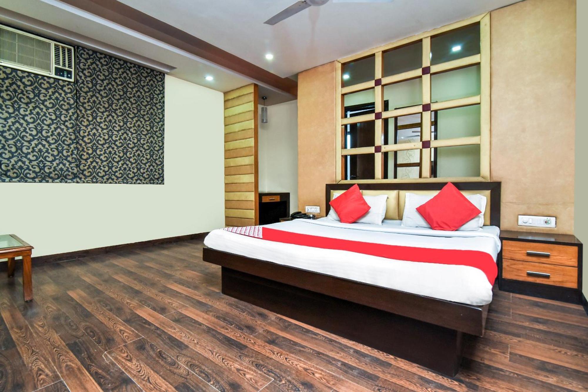 Hotel O Kochar Plaza Дели Экстерьер фото