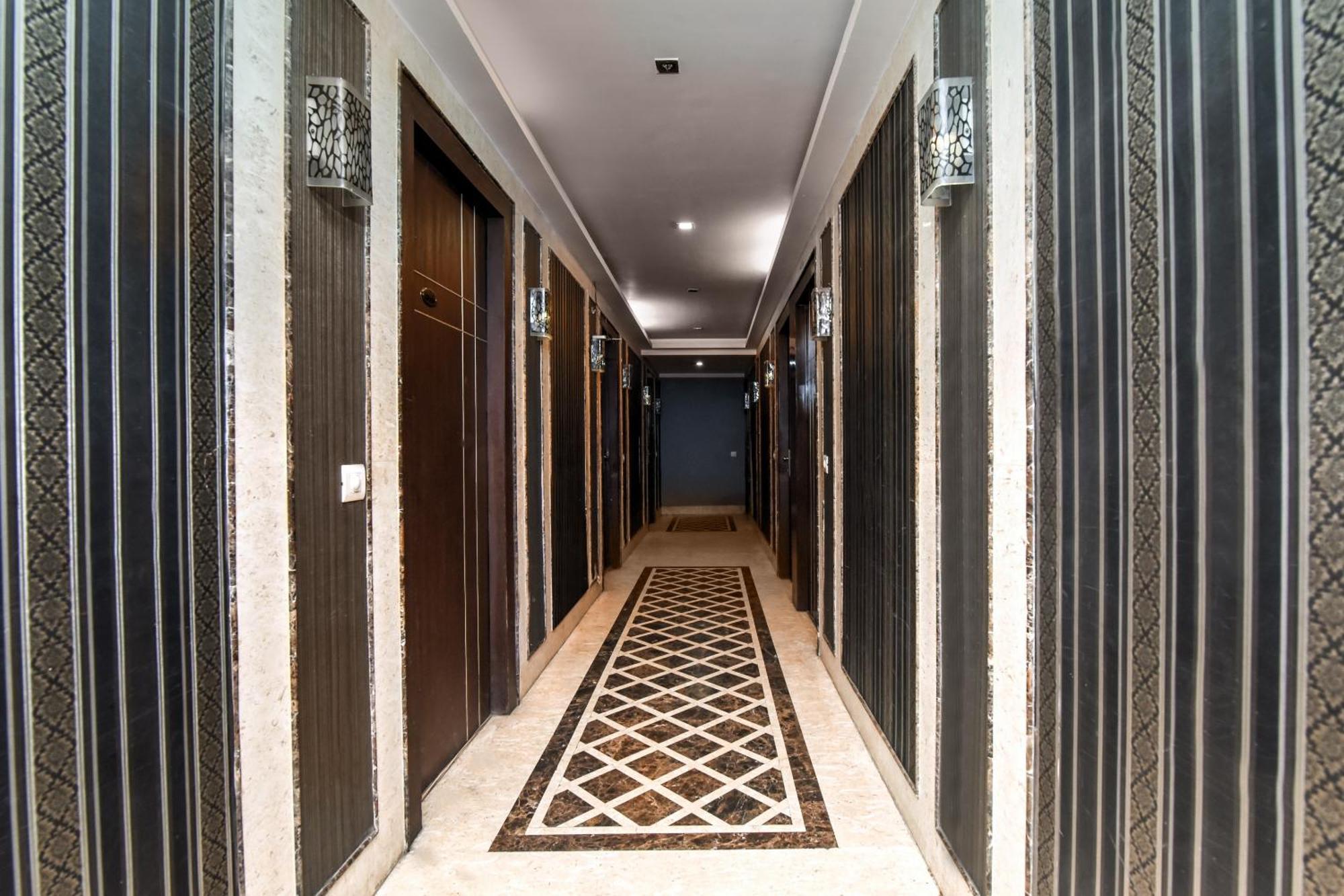 Hotel O Kochar Plaza Дели Экстерьер фото